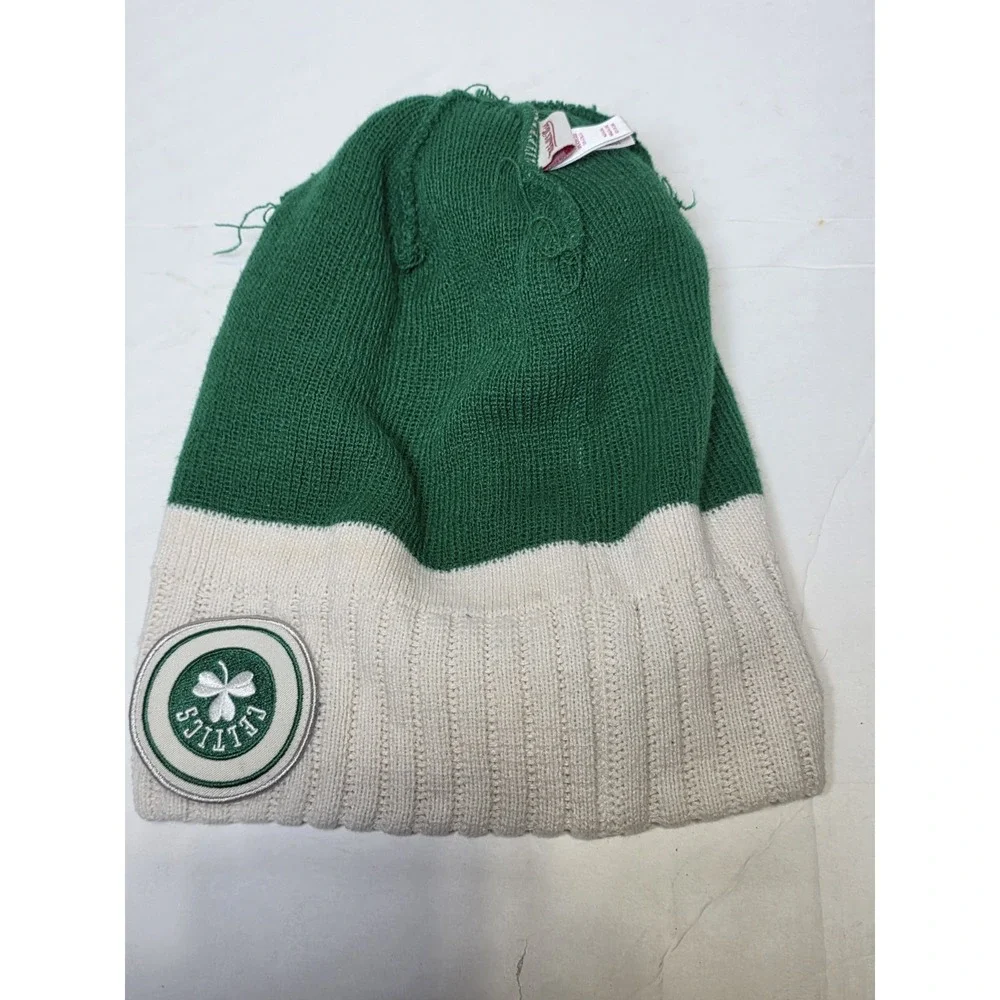 Boston Celtics Mitchell & Ness Pom‎ Beanie Knit Hat Green White Cuff NBA